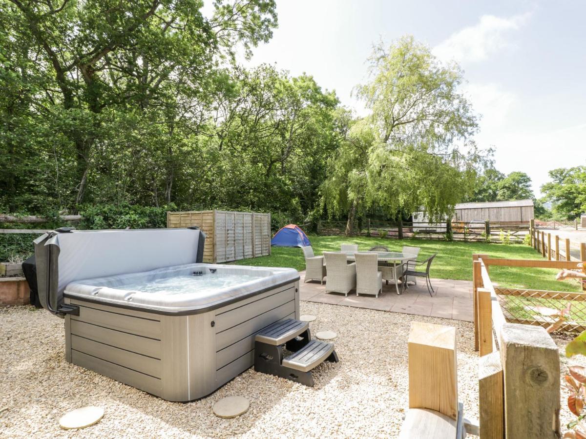 The Outlook Villa Taunton Exterior photo